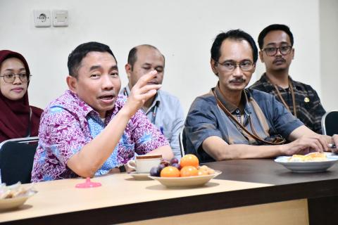 Kepala Biro Keuangan dan Barang Milik Negara Bawaslu RI, Pakerti Luhur (kemeja ungu) dalam kunjungan kesiapan satker di Bawaslu Kabupaten Semarang, Jumat 24 Oktober 2025