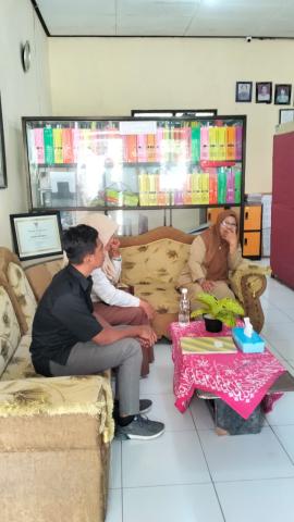 Anggota Bawaslu Kabupaten Semarang, Muharom Al Rosyid melakukan pengawasan di Kecamatan Pabelan