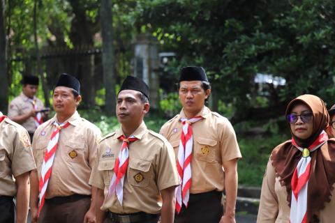Anggota Bawaslu Kabupaten Semarang, Muharom Al Rosyid (tengah) dalam kegiatan pelantikan majelis pembimbing dan pimpinan saka adhyasta pemilu kwarda jawa tengah masa bakti 2026-2031 di Bawaslu Provinsi Jawa Tengah, Selasa 3 Februari 2026