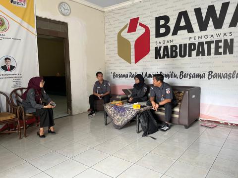 Suasana Supervisi Sosialisasi Pelatihan Melalui Learning Management System (LMS) oleh Bawaslu RI pada Senin, 16 Maret 2026.