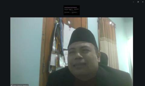 Pegiat Pemilu dari Akademi Pemilu dan Demokrasi, M. Abdul Karim Mustofa dalam kegiatan Literasi Pojok Pengawasan Edisi 15 dengan Tema "Pengembangan Literasi Pengawasan di Era Digital" yang diselenggarakan oleh Bawaslu Provinsi Jawa Tengah, Senin 8 Juni 2026