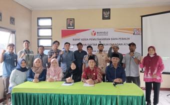 Panwascam Bergas Gelar Rapat Kerja Pengawasan Jelang Sinkronisasi dan Pleno DPHP Pemilu 2024