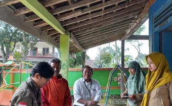 Patroli Pengawasan Kawal Hak Pilih, Panwascam Getasan Temui Guru Sekolah