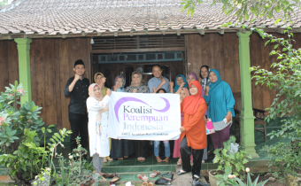 Kunjungi Ibu-Ibu Pengawal Demokrasi, Bawaslu Jateng Beri Apresiasi