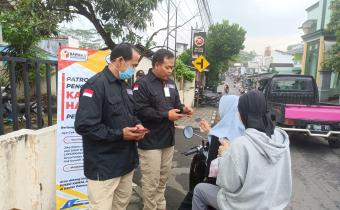 Panwascam Pringapus Merayakan Ulang Tahun Bawaslu dengan Ngabuburit Pengawasan Kawal Hak Pilih di Jalan