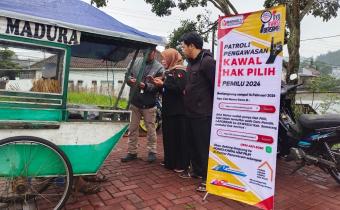 Pasar Ramadhan di Alun-Alun Sumowono Diramaikan Kegiatan Patroli Pengawasan Kawal Hak Pilih oleh Panwascam dan PKD Sumowono
