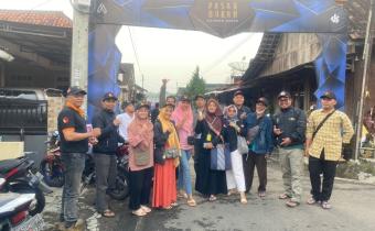 Ngabuburit, Panwaslu Kecamatan Suruh Datangi Pasar Bukan Untuk Patroli Kawal Hak Pilih