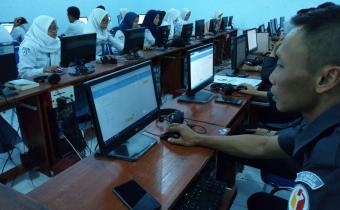 Uji Coba Tes Socrative Berjalan Lancar