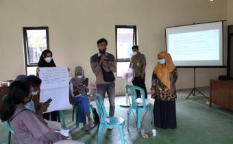 Pemuda Desa Mluweh Menilai Politik Uang Merugikan