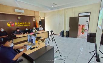 Literasi Pengawas Pemilu, Bawaslu Jateng Pelopori Pembuatan Buku Sejarah Bawaslu Kab/Kota