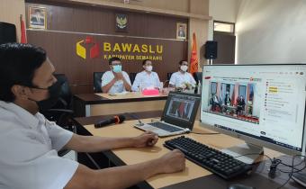 Pimpinan Bawaslu Kabupaten Semarang Ikuti Webinar Penguatan SDM