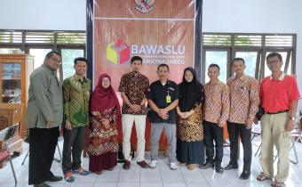 Panwaslu dan PPK Kecamatan Jambu Komitmen Siap Sukseskan Pemilu 2024