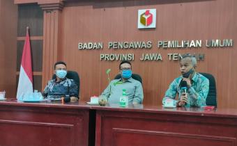 Bawaslu Kabupaten Semarang Mengikuti Rakor Bersama Komisioner KIP Jateng.