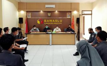 Rapat Seninan Bawaslu Kab.Semarang dilaksanakan secara singkat dan padat.