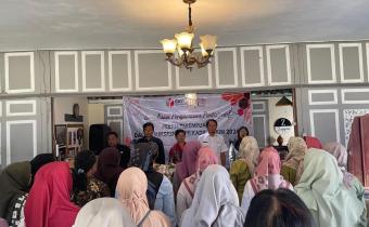 Kegiatan Sosialisasi Pengawasan Partisipatif bersama peserta ibu-ibu PKK Kecamatan Tengaran