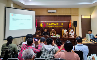 Suasana Press Conference di Ruang Aula Bawaslu Kabupaten Semarang, Kamis (13/3/2025).