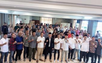 Foto bersama seluruh peserta usai kegiatan