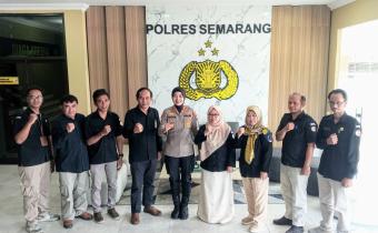 Foto bersama Bawaslu dan Kapolres Semarang