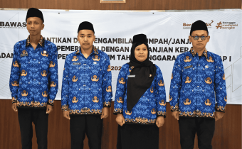 Empat Pegawai Pemerintah dengan Perjanjian Kerja (PPPK) Bawaslu Kabupaten Semarang Resmi Dilantik