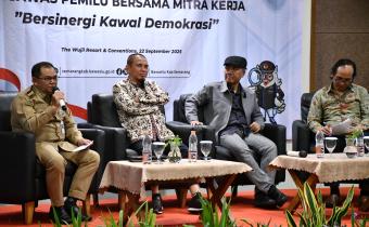 Bupati Semarang Ngesti Nugraha dalam kegiatan Penguatan Kelembagaan Pengawas Pemilu, Senin 22 September 2025