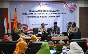 Kegiatan Penguatan Kelembagaan Pengawas Pemilu Bersama Mitra Kerja