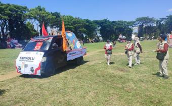 Bawaslu Kabupaten Semarang ikut memeriahkan karnaval Budaya HUT ke-80 RI dan Hari Jadi ke-320 Ambarawa