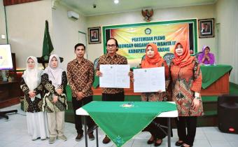 Penandatanganan MoU antara Bawaslu Kabupaten Semarang dan Gabungan Organisasi Wanita Kabupaten Semarang