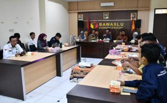 Rapat Koordinasi PDPB Triwulan III yang diselenggarakan di Aula Bawaslu Kabupaten Semarang