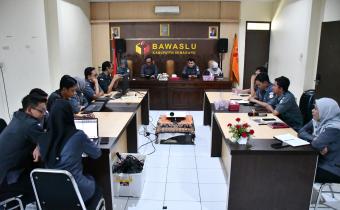 Rapat Rutin Seninan di Bawaslu Kabupaten Semarang