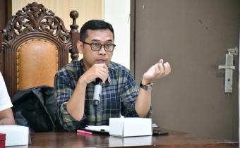 Ketua Divisi Perencanaan, Data dan Informasi, Agus Setiyoko pada Rapat Koordinasi Pengawasan Pemutakhiran Data Pemilih Berkelanjutan (PDPB) Triwulan IV Tahun 2025 pada Rabu, 3 Desember 2025. 