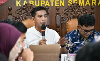 Anggota Bawaslu Kabupaten Semarang, Muharom Al Rosyid paparkan materi pengawasan partisipatif pada Pengawasan PDPB Tahun 2025.