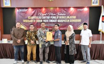 Penyerahan Berita AcaraPleno Rekapitulasi Daftar Pemilih Berkelanjutan Triwulan IV Tahun 2025 (8/12/2025)