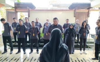 Suasana Apel Pagi Bawaslu Kabupaten Semarang pada 5 Januari 2025.