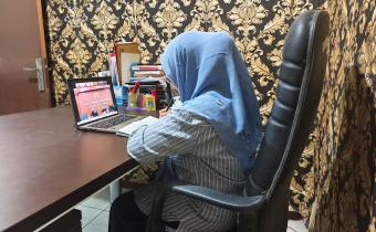 Ummi Nu'amah Kordiv Hukum dan Penyelesaian Sengketa Bawaslu Kab. Smg Mengikuti Zoom Meeting Rakor PDPPB 