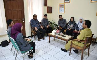 Ketua Bawaslu Kab. Smg beserta Anggota Bawaslu dan Jajaran Sekretariat Bawaslu Kabupaten Semarang melakukan Audiensi ke Kesbangpol Kab. Smg