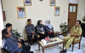 Ketua Bawaslu Kab. Smg beserta Anggota Bawaslu dan Jajaran Sekretariat Bawaslu Kabupaten Semarang melakukan Audiensi ke Kesbangpol Kab. Smg