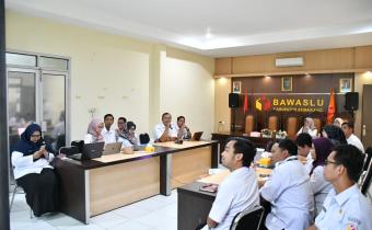Kegiatan Rabu Smart "Peningkatan Kehumasan" di Kantor Bawaslu Kabupaten Semarang, Rabu 28 Januari 2026