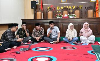 Ketua Bawaslu Kab. Smg Saat Sedang Membuka Kegiatan Konsolidasi Demokrasi, Kamis (12/03/2026)