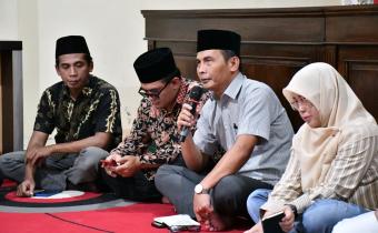 Ketua Bawaslu Kab. Smg, Agus Riyanto, S.P., S.H., Saat Sedang Membuka Kegiatan Konsolidasi Demokrasi, Kamis (12/03/2026)