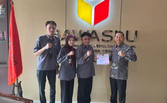 Penyerahan Laporan Layanan Informasi Publik Tahun 2025 kepada Bawaslu Provinsi Jawa Tengah pada Selasa, 31 Maret 2026.