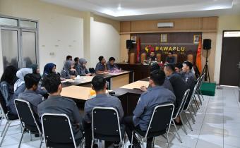 Suasana supervisi dan monitoring pembinaan kelembagaan dari Bawaslu Provinsi Jawa Tengah pada Senin, 6 April 2026.