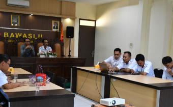 Ketua Bawaslu Kabupaten Semarang, Agus Riyanto, membuka Kegiatan Rabu Smart, Rabu, (15/04/2026)