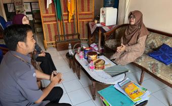 Tim Bawaslu saat melakukan koordinasi terkait sosialisasi dan rekrutmen Saka Adhyasta Pemilu dengan Kepala Sekolah SMK Muhammadiyah Ungaran