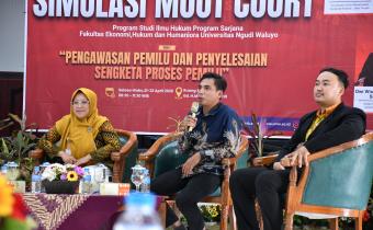 Koordinator Divisi Penyelesaian Sengketa Bawaslu Provinsi Jawa Tengah, Wahyudi Sutrisno, S.H., M.H. Saat menjadi Keynote Speech pada Kegiatan Seminar dan Simulasi Moot Court : Pengawasan Pemilu dan Penyelesaian Sengketa Proses Pemilu, di Aula HM. Iskak Soepardi, Universitas Ngudi Waluyo Ungaran, Selasa, (21/04/2026)