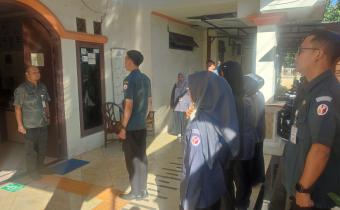 Jajaran Sekretariat Bawaslu Kabupaten Semarang mengikuti apel pagi yang dilaksanakan di halaman kantor Bawaslu Kabupaten Semarang pada Senin (8/6/2026).