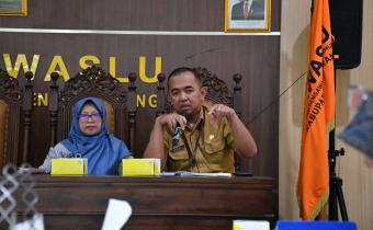Kepala Subbid Inventarisasi dan Evaluasi Pengelolaan Aset Daerah BKUD Kabupaten Semarang, Wisnu saat memaparkan terkait dasar hukum pengelolaan aset daerah