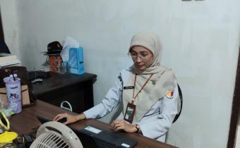 Widya Astuti, S.I.P mengikuti Zoom Sosialisasi Monitoring dan Evaluasi Keterbukaan Informasi Publik Bawaslu Kabupaten/Kota Tahun 2026 yang diselenggarakan oleh Bawaslu RI. (Rabu, 8/07/2026)