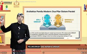 Koordinator Divisi Pencegahan, Parmas dan Humas Bawaslu Kabupaten Semarang, Muharom Al Rosyid saat menjadi presenter dalam program Bawaslu Membelajarkan Volume 2 Tahun 2026